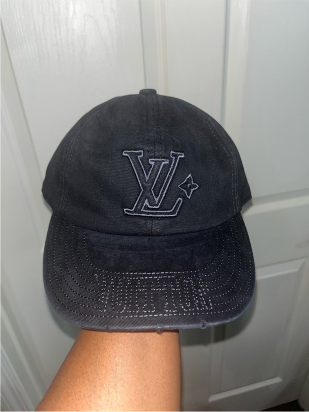 Cute fashion n Black Embroidered Logo Baseball Cap